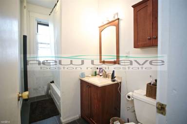 Main picture of 137 Peterborough St