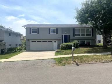 Main picture of 2610 25th St NW