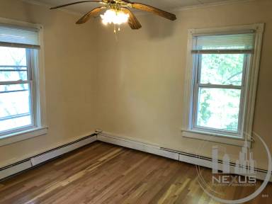 Main picture of 64 Erie St