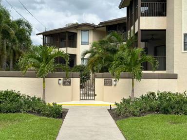 Main picture of 663 10th Ave S