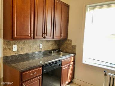 Main picture of 164 Clinton Ave