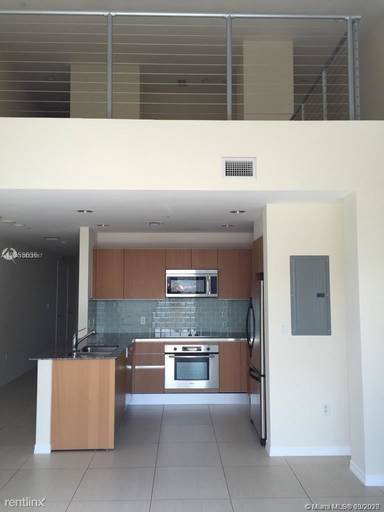 Main picture of 1050 Tower