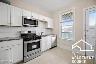 Main picture of 2257 S Oakley Ave