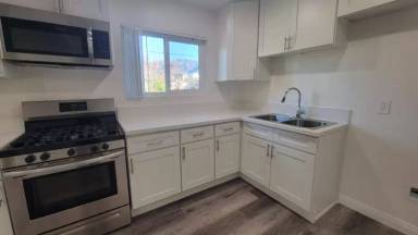 Main picture of 620 N Marengo Ave