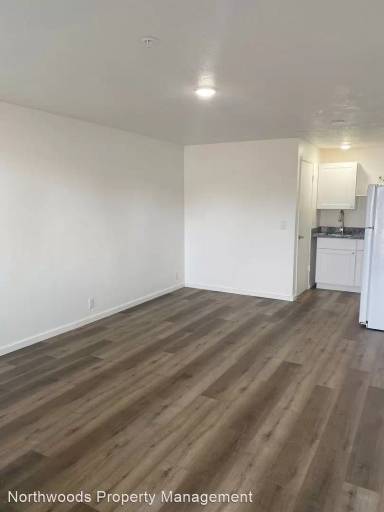 Main picture of 345 E Oregon Ave Apartments