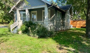 Main picture of 700 S Rogers Ave