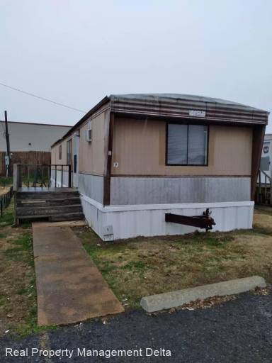 Main picture of 1716 E Market Ave