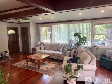 Main picture of 2417 W 22nd St