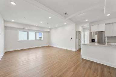 Main picture of 423 13th St NE