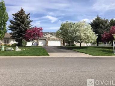 Main picture of 2369 N Howell Rd