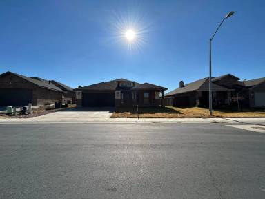 Main picture of 808 Brittlebush Ct