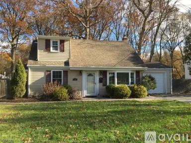 Main picture of 16 Manor Rd