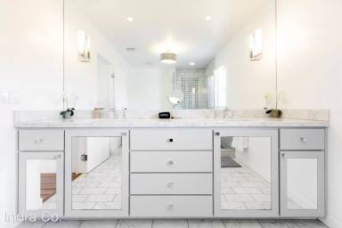 Main picture of 122 N Harper Ave