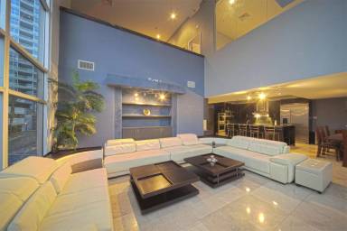 Main picture of 4515 Dean Martin Dr
