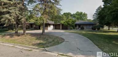Main picture of 5552 Colony Dr N