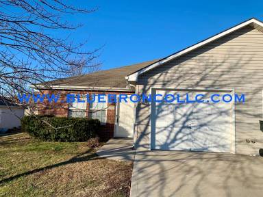 Main picture of 116 SE Rock Garden Ln