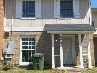 Main picture of 5931 Singleton St