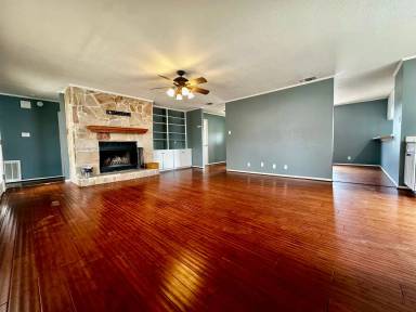 Main picture of 804 Olympic Dr