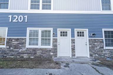 Main picture of 1201 E Grand Ave