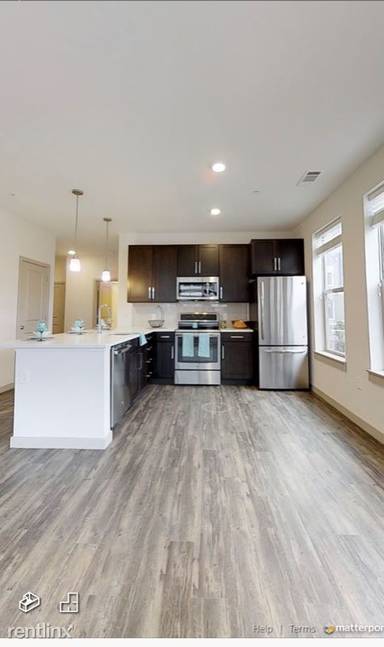 Main picture of 200 Woodview Way