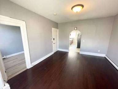Main picture of 640 3rd Ave
