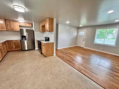 Main picture of 1927 E Marshall Ave