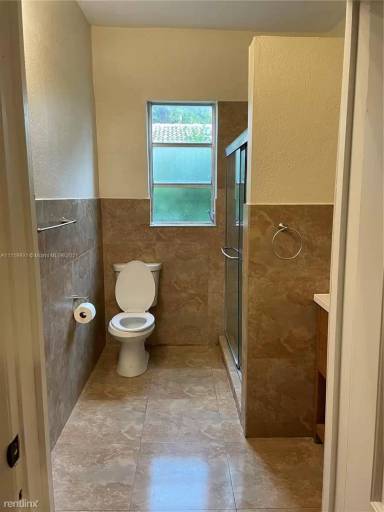 Main picture of 1101 NW 32nd Pl