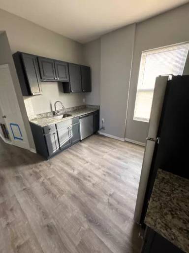 Main picture of 7314 S Kenwood Ave