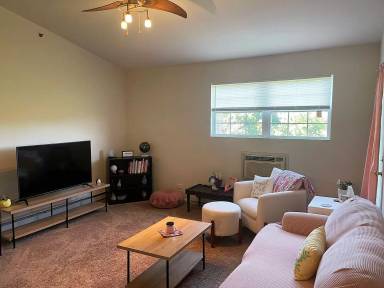 Main picture of 400 Cunat Blvd