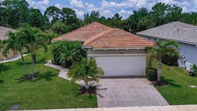 Main picture of 232 SW Coconut Key Way
