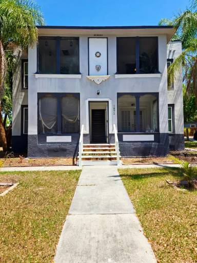 Main picture of 1871 Stevenson Ave