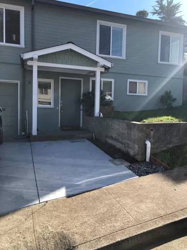 Main picture of 941 Hemlock Ave