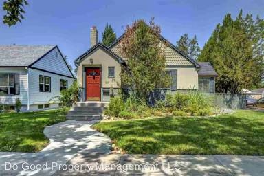 Main picture of 2402 W Madison Ave