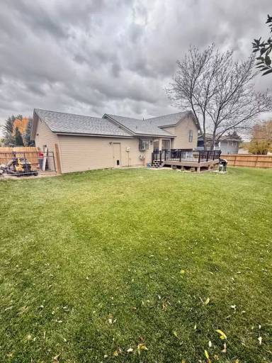 Main picture of 2752 Jerome St