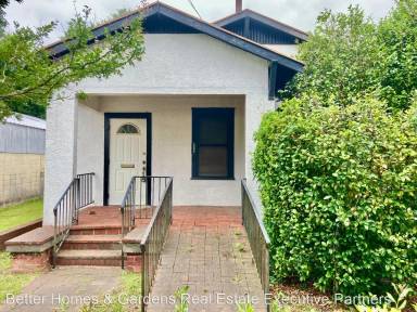 Main picture of 912 Holden St