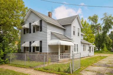 Main picture of 3295 W 46th St