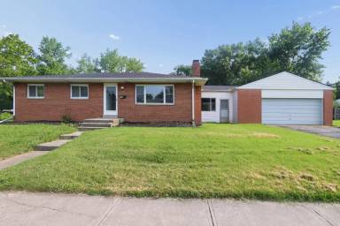 Main picture of 906 Garvey Rd
