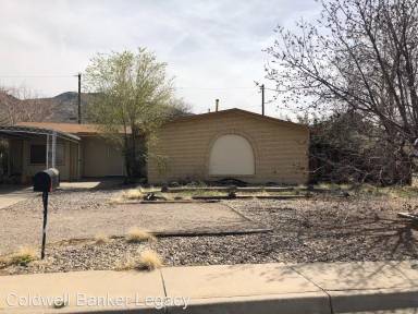 Main picture of 2600 Hiawatha Dr NE