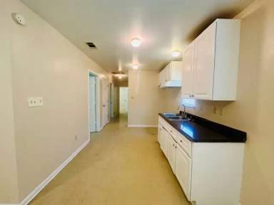 Main picture of 2563 Weller Ave