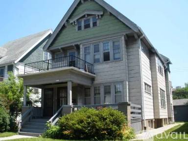 Main picture of 3372 N Oakland Ave