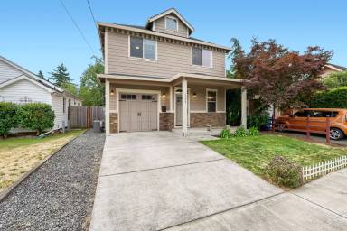 Main picture of 6020 SE Raymond St