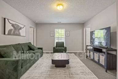 Main picture of 74 Fantasy Ln
