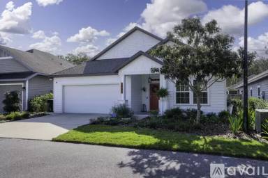Main picture of 7985 SW 79th Ln