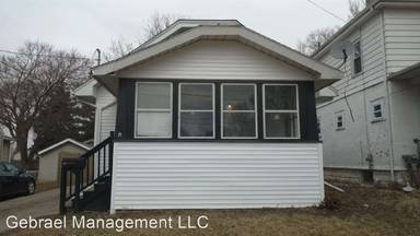 Main picture of 1124 Barrie Ave