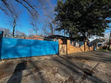 Main picture of 410 Fairview Ave