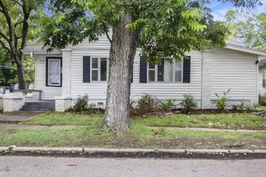 Main picture of 7031 Division Ave
