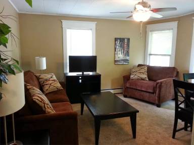 Main picture of 121 Lake Ave