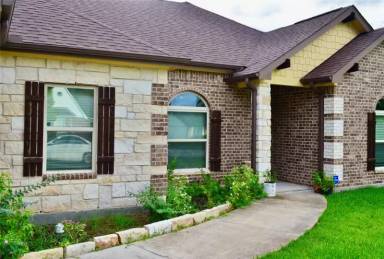 Main picture of 19203 Artesian Way