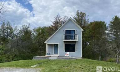 Main picture of 15 Cedar Point Rd