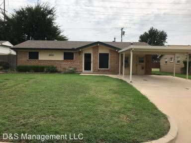 Main picture of 2832 SW 81st St